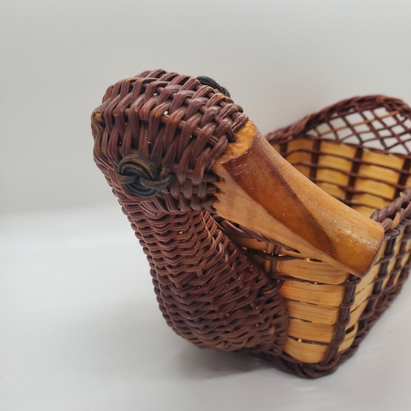 Vintage Duck Wicker Basket - Picture 3 of 8